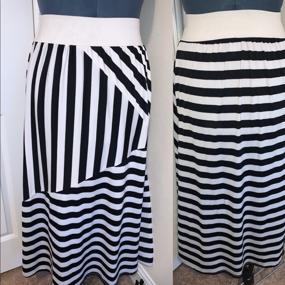 Black and white stripped skirt